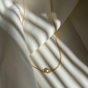 DEWY { necklace }