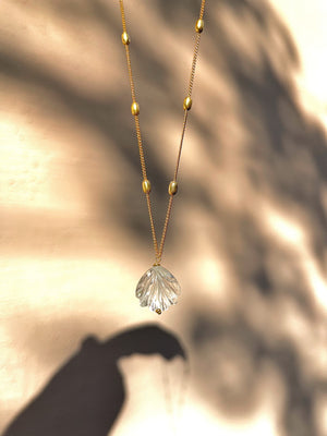 OYSTER Necklace [ clear quartz ]